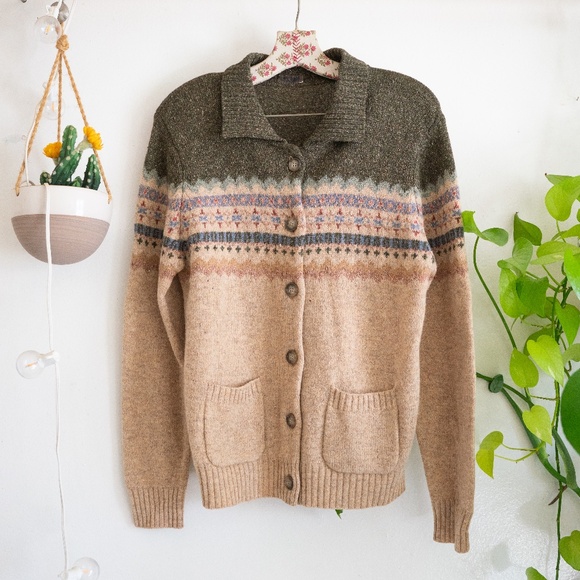 Sweaters - VINTAGE Wool Sweater Cardigan